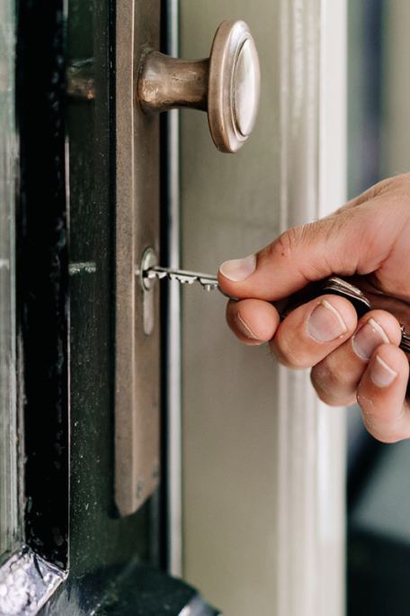 Huisdeur openen met sleutel