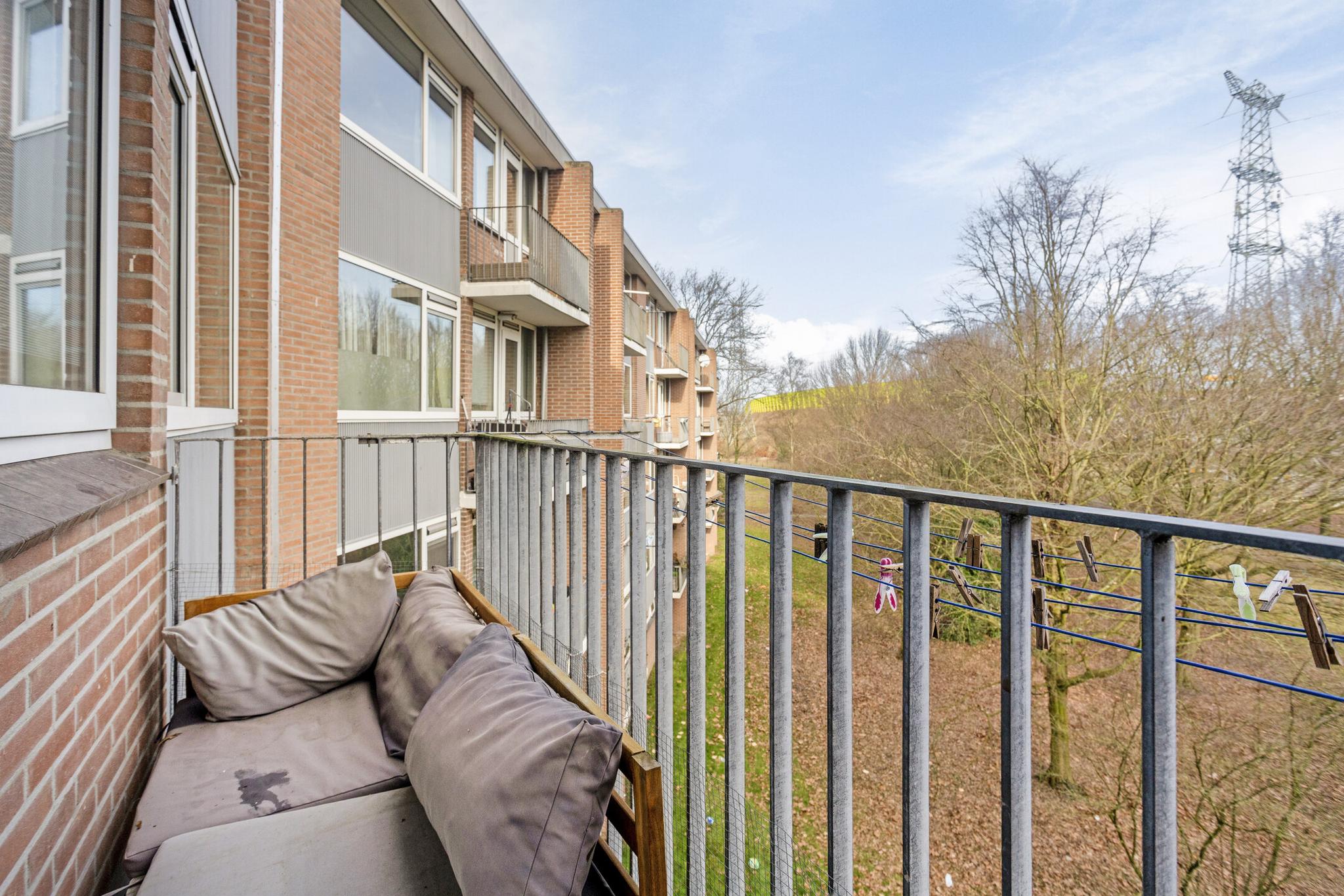 Balkon links, Lucas Gasselstraat 54 Rosmalen