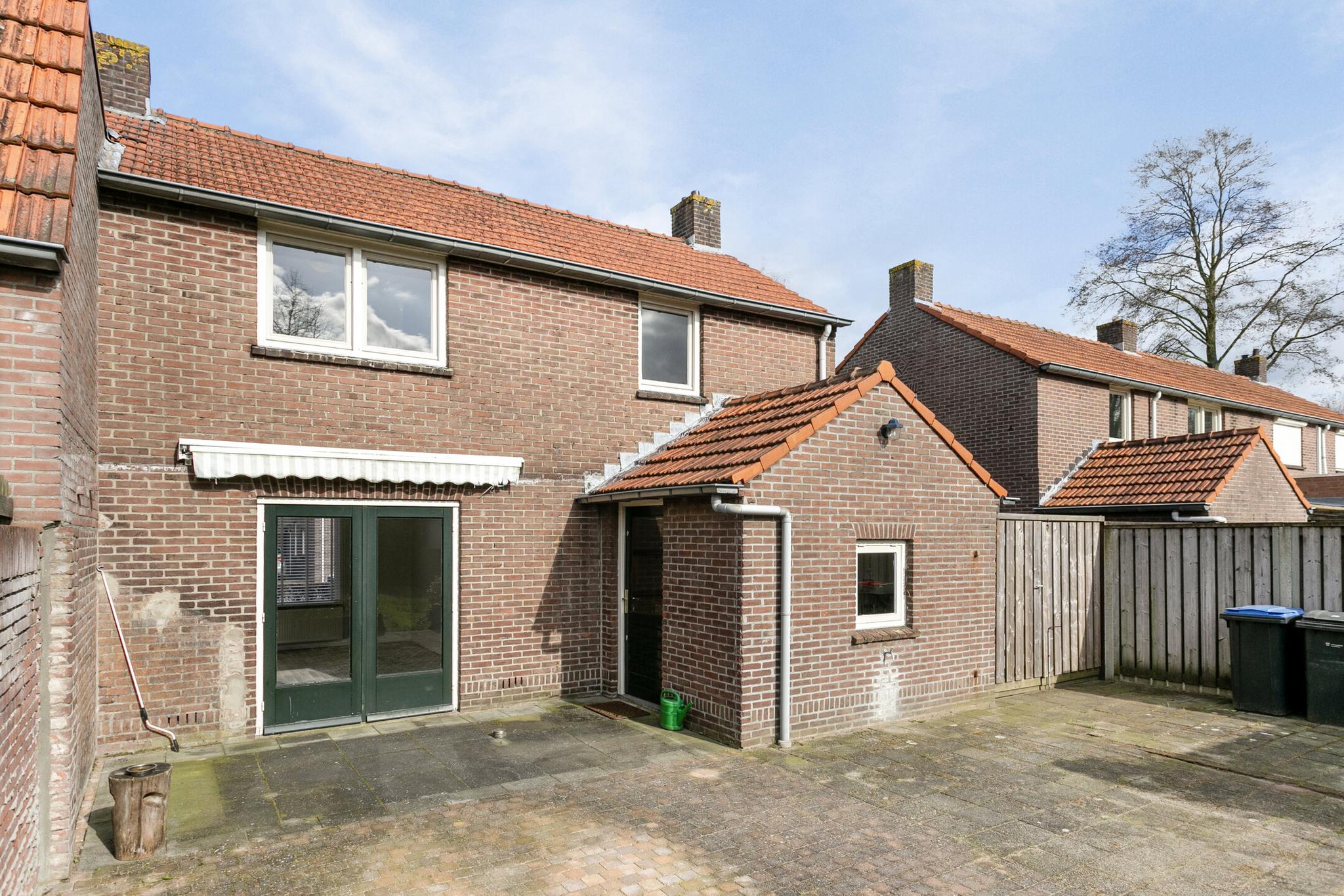 Achterkant woning, Deken van Roestellaan 43 Rosmalen