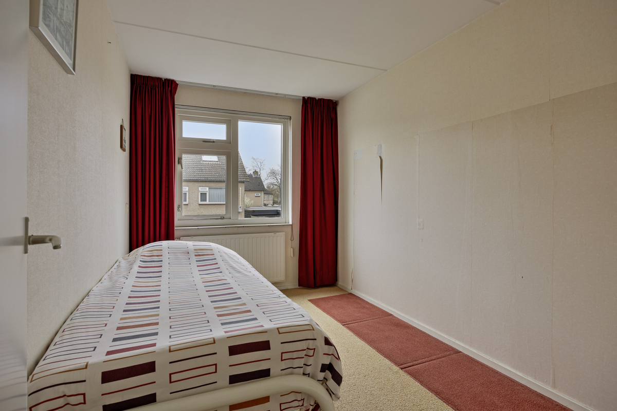 Slaapkamer 3 vanaf deur, Willem Elsschotstraat 21 Rosmalen