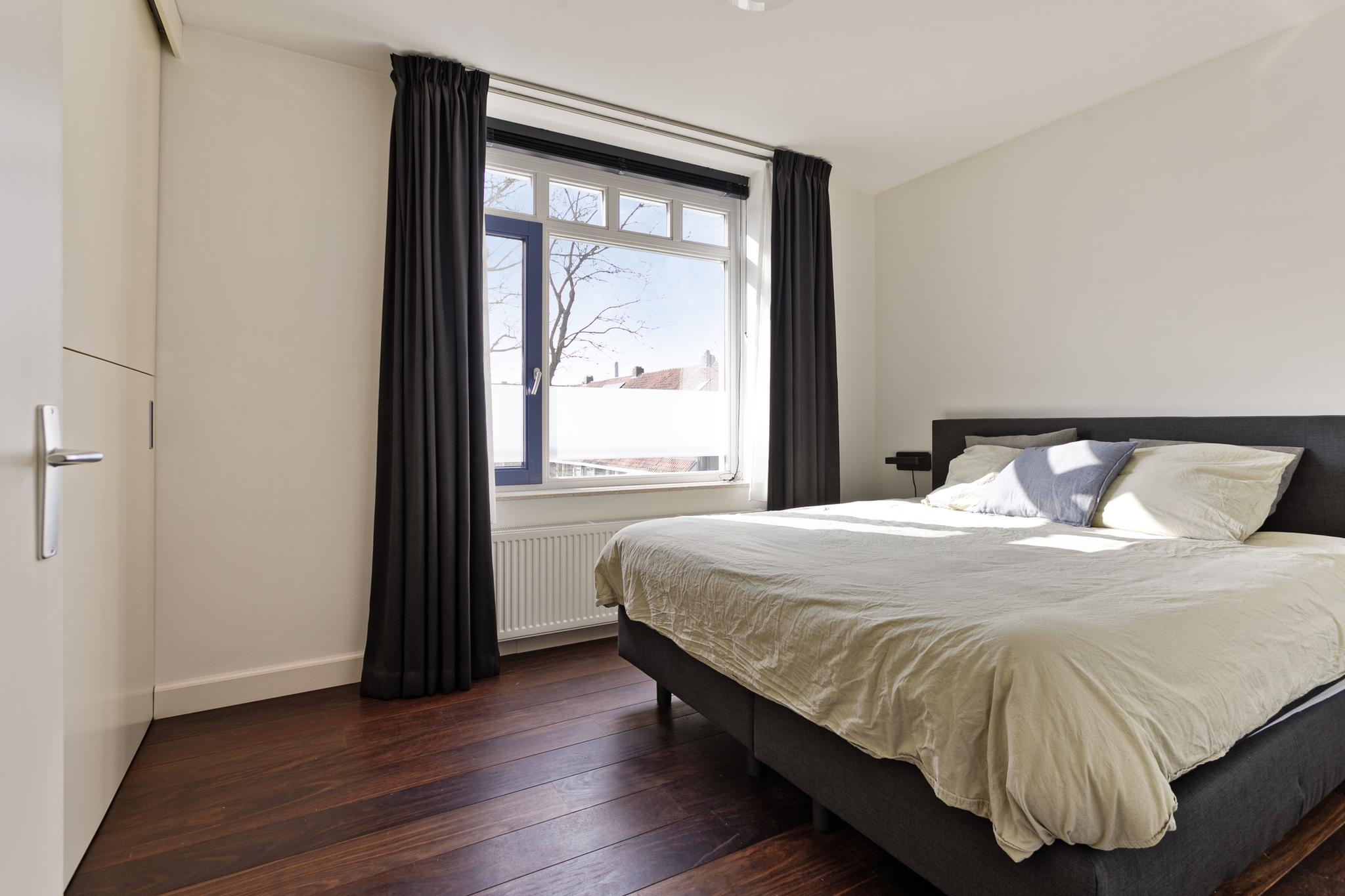 Slaapkamer richting bed, Javastraat 134 's-Hertogenbosch