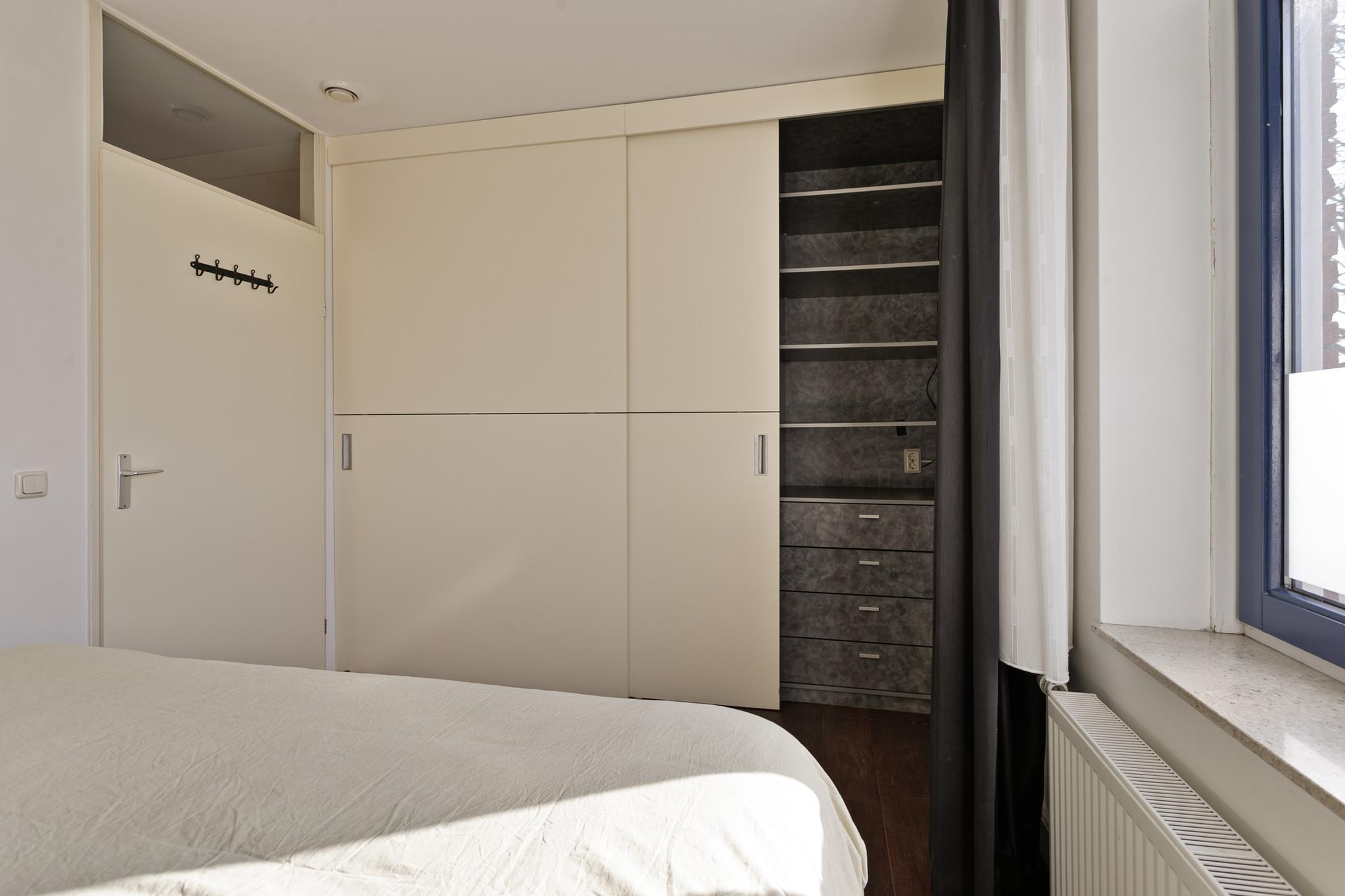 Slaapkamer richting deur, Javastraat 134's-Hertogenbosch