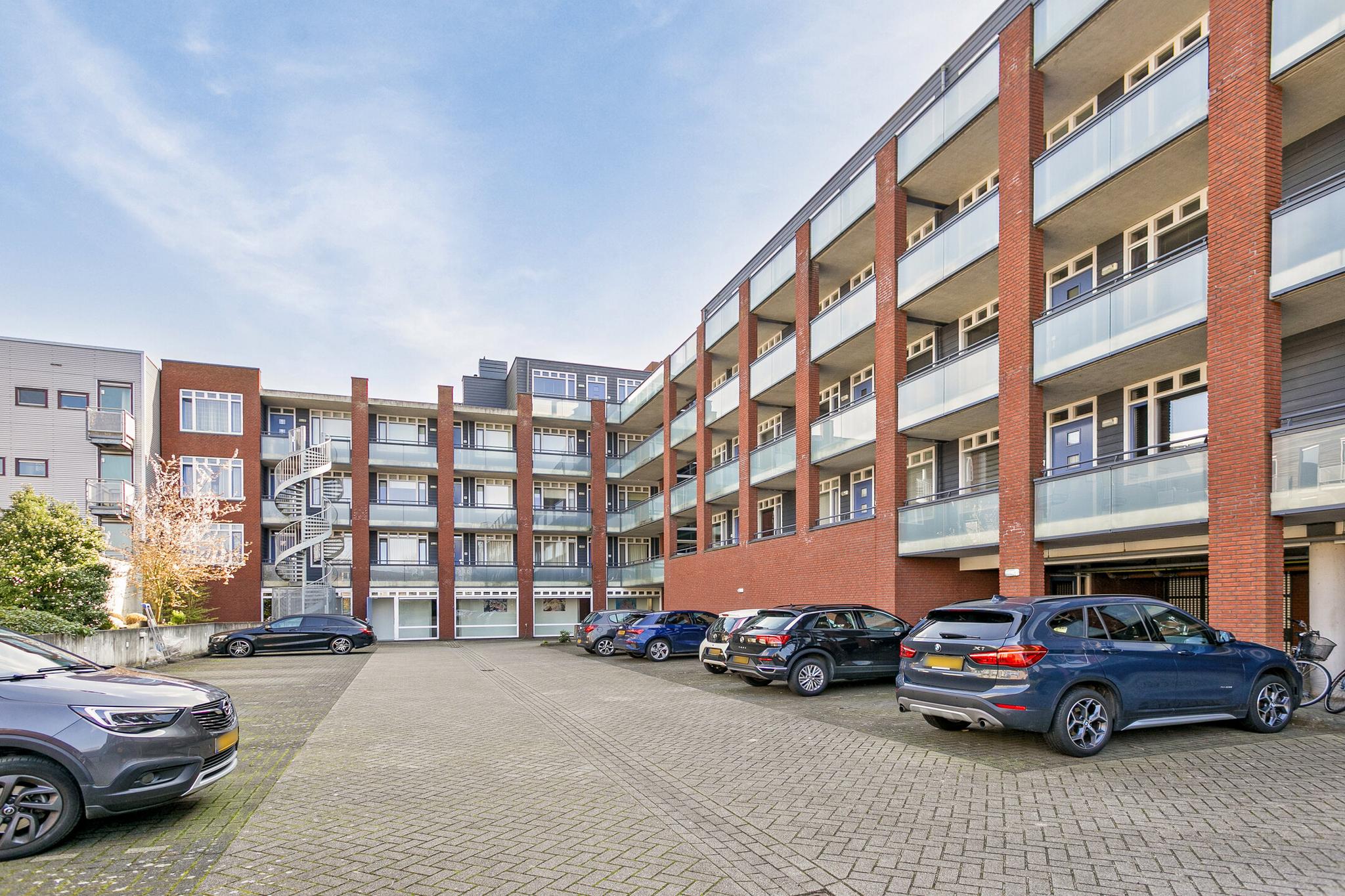 Parkeerplaats en appartementen complex, Javastraat 134 's-Hertogenbosch