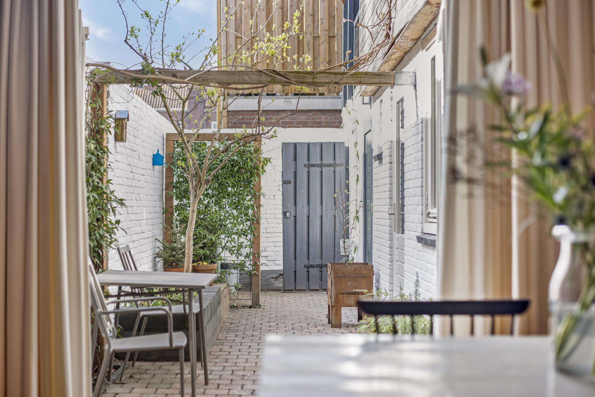 Tuin vanuit woning, Esdoornstraat 9 's-Hertogenbosch