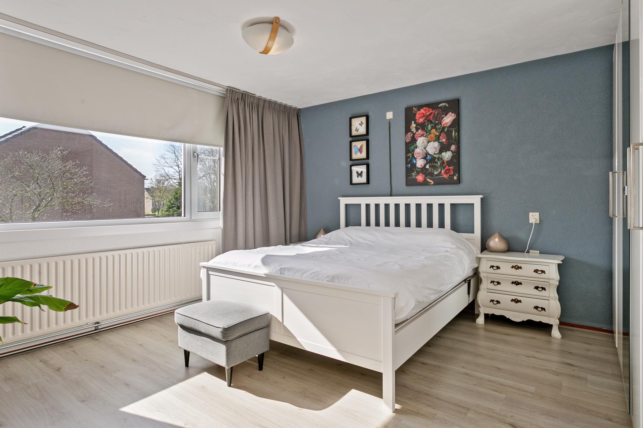 Slaapkamer 1 richting bed vanaf rechts, Herculesstraat 53 Rosmalen