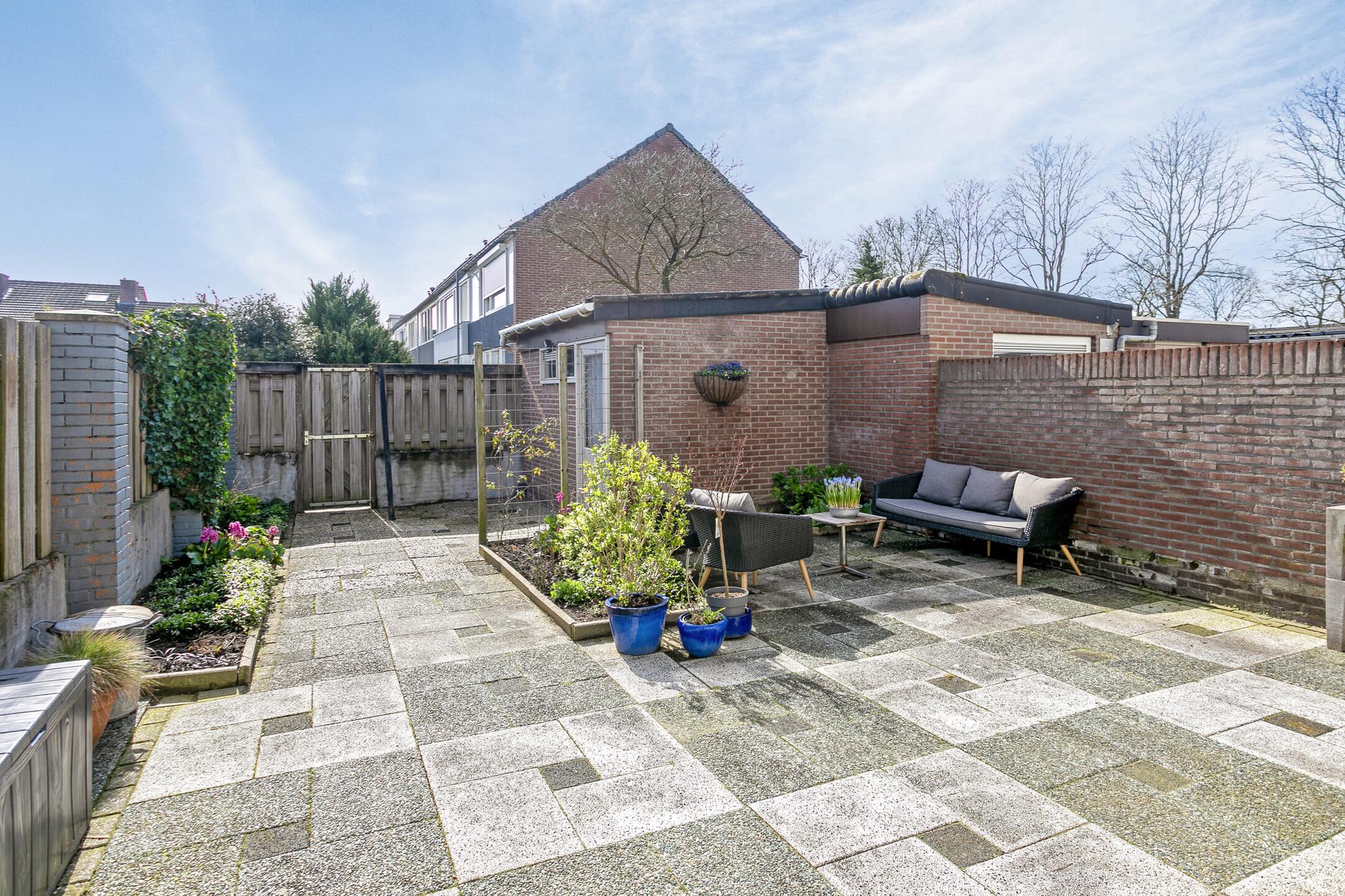 Achtertuin vanaf links, Herculesstraat 53 Rosmalen