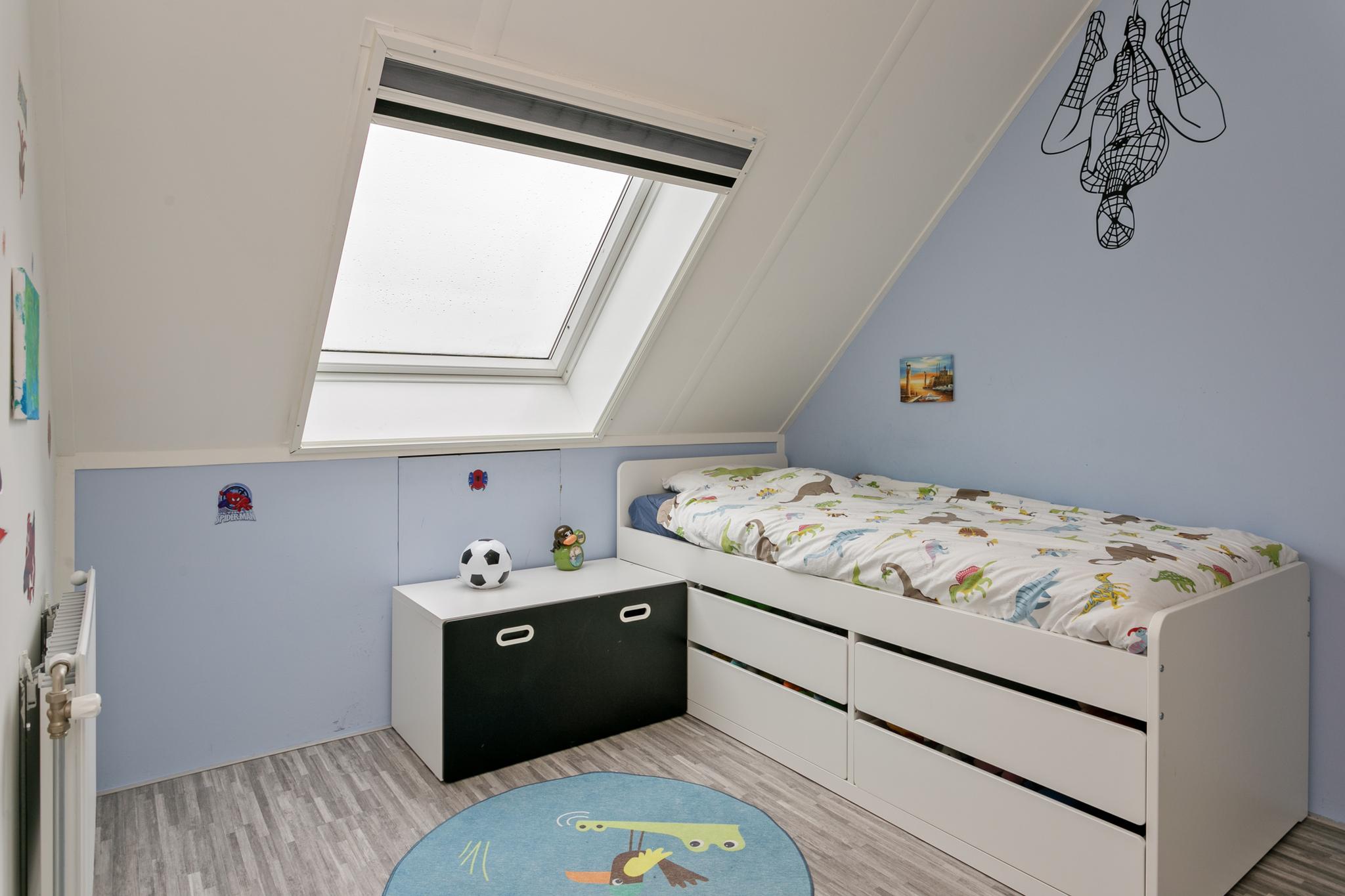 Slaapkamer 2 richting bed, Pastelblauw 65 Rosmalen