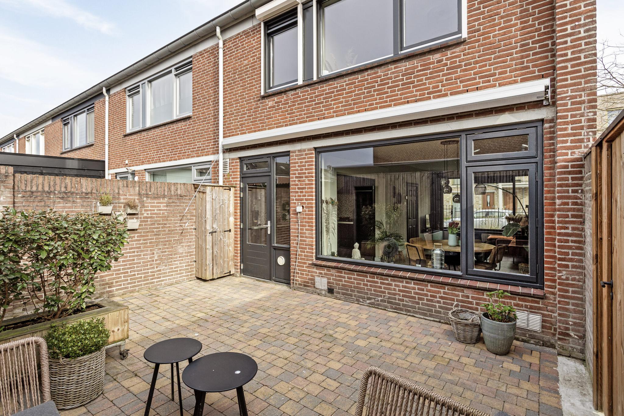 Achterkant woning vanaf rechts, Michiel de Ruyterstraat 23 's-Hertogenbosch